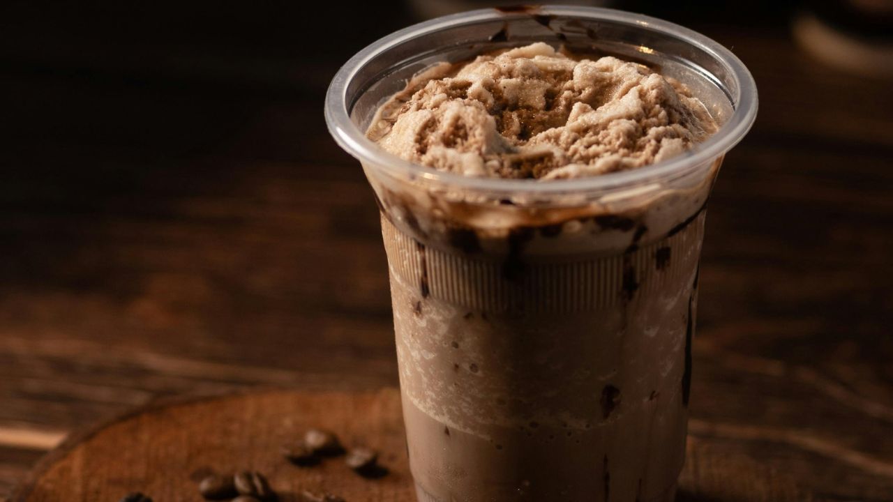 Mocha Splash: Blend of Coffee and Chocolate Perfection
