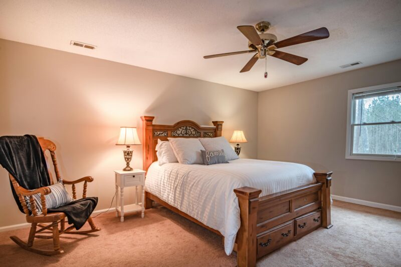 Your Metal Canopy Bed: Style, Comfort & Pure Magic